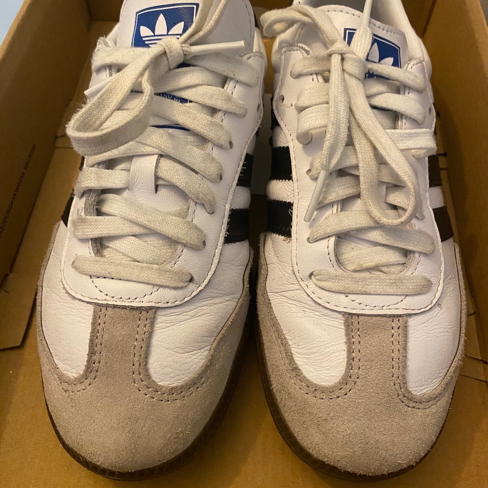 Women’s Adidas Samba sneakers size 8